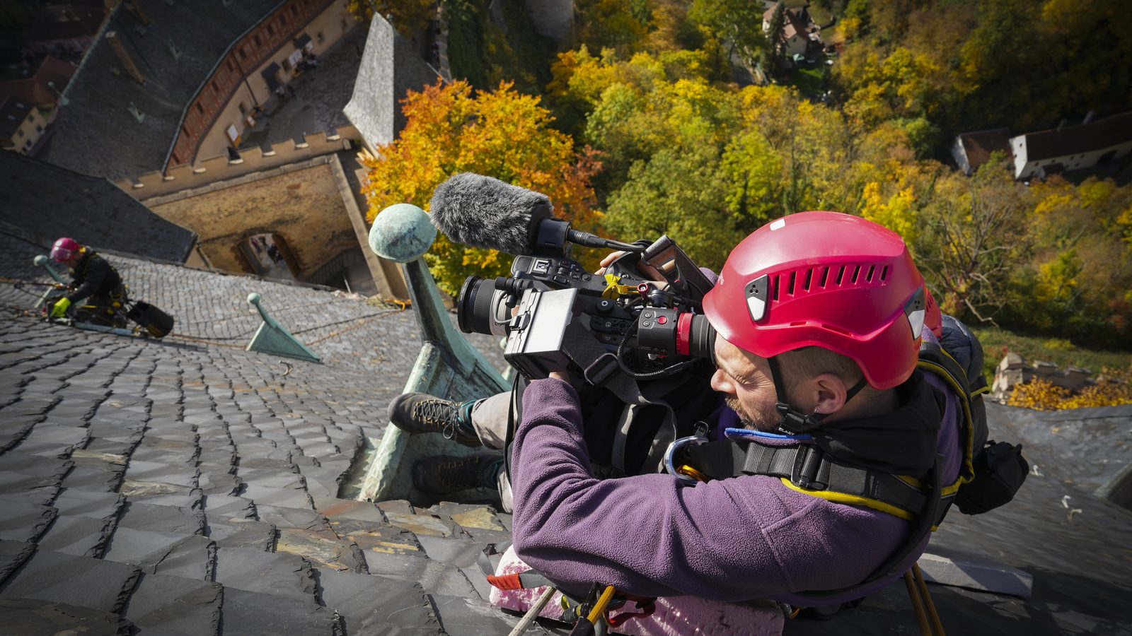 Singing Rock JACK — produktový film CRUX! FILMS, kameraman na střeše hradu Karlštejn